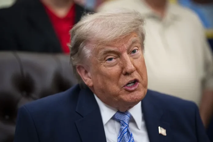 Congresistas critican a Trump por sanciones.