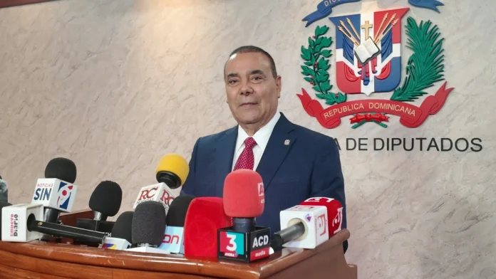 Diputado propone reducir tasas de interés crédito