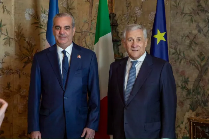 Abinader y Tajani firman acuerdo comercial.