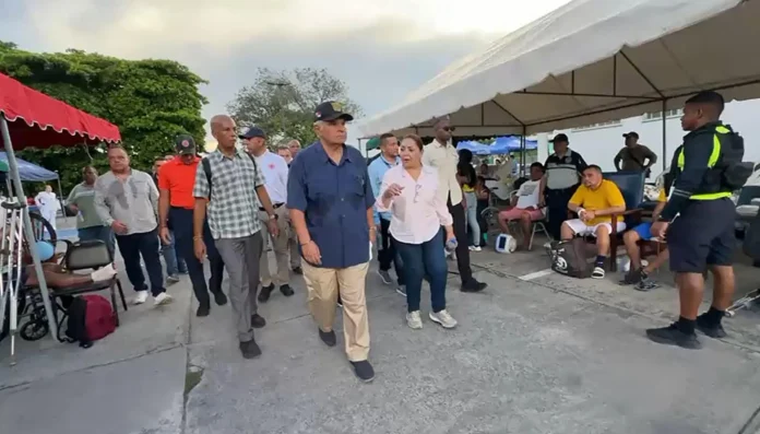 Presidente Mulino en Penonomé tras terremoto.