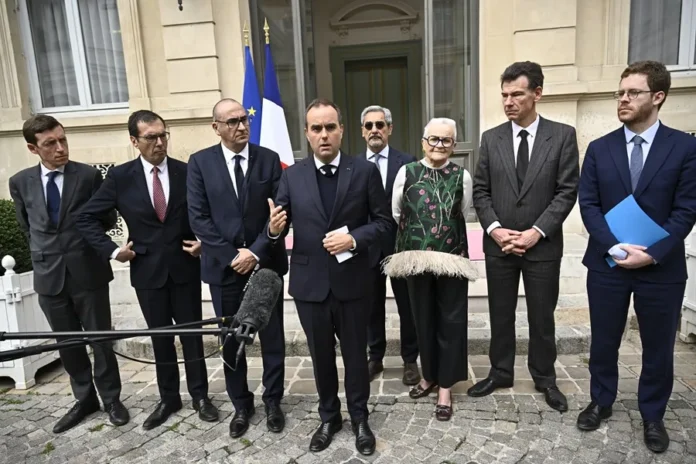 Toques de queda en Francia para garantizar calma