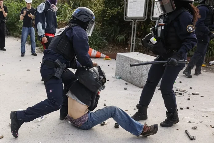Detenidos en protestas estudiantiles en Francia