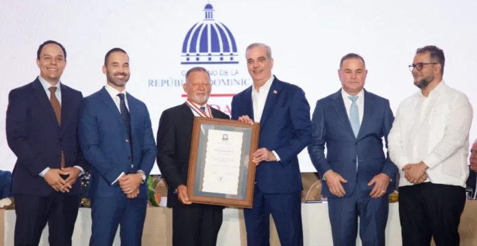 Fedeganorte recibe Medalla de Honor al Mérito