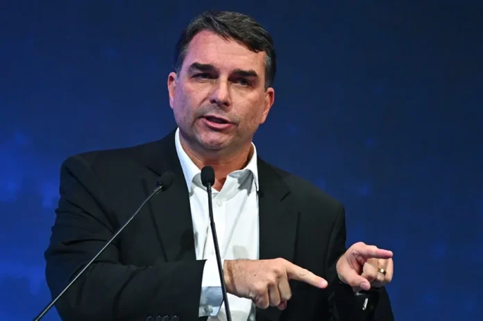 Bolsonaro propone sacar a Lula por fiscalidad