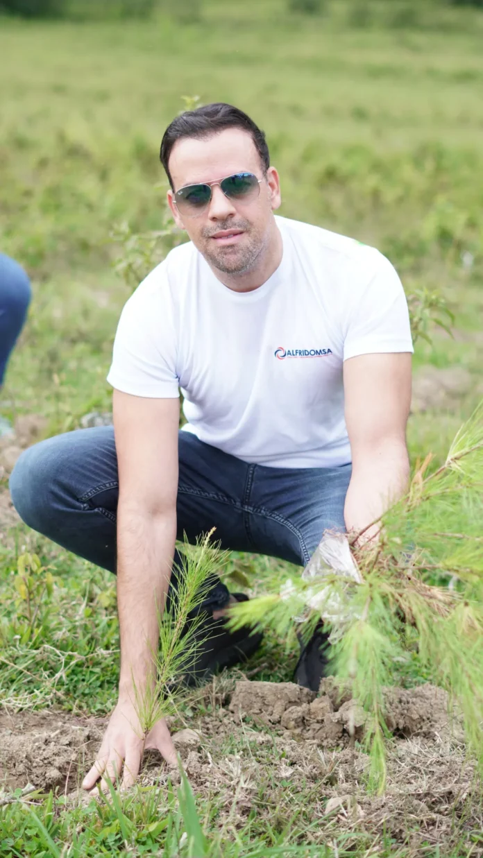 Jornada de reforestación en Constanza.
