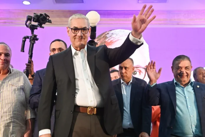 Gonzalo Castillo defiende logros del PLD.