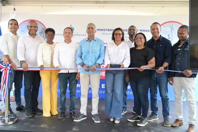 Inauguración de redes eléctricas en El Mogote