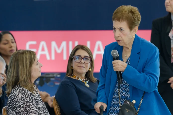 Jacqueline Malagón propone reforma educativa en RD.