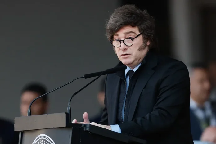 Milei critica afirmaciones sobre problemas económicos.