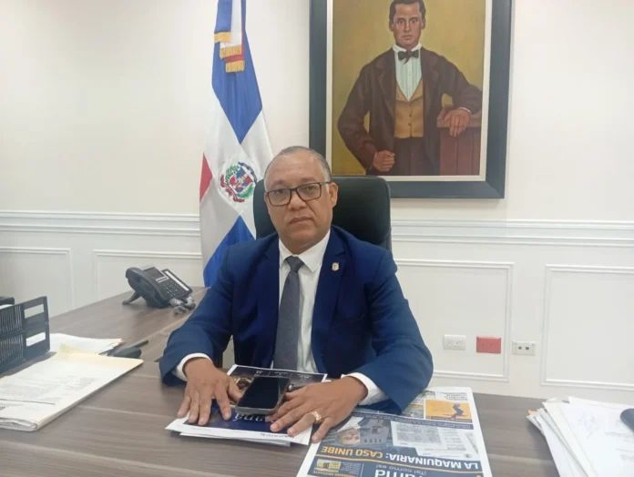 Senador Johnson Encarnación apoya a diputada Martínez.