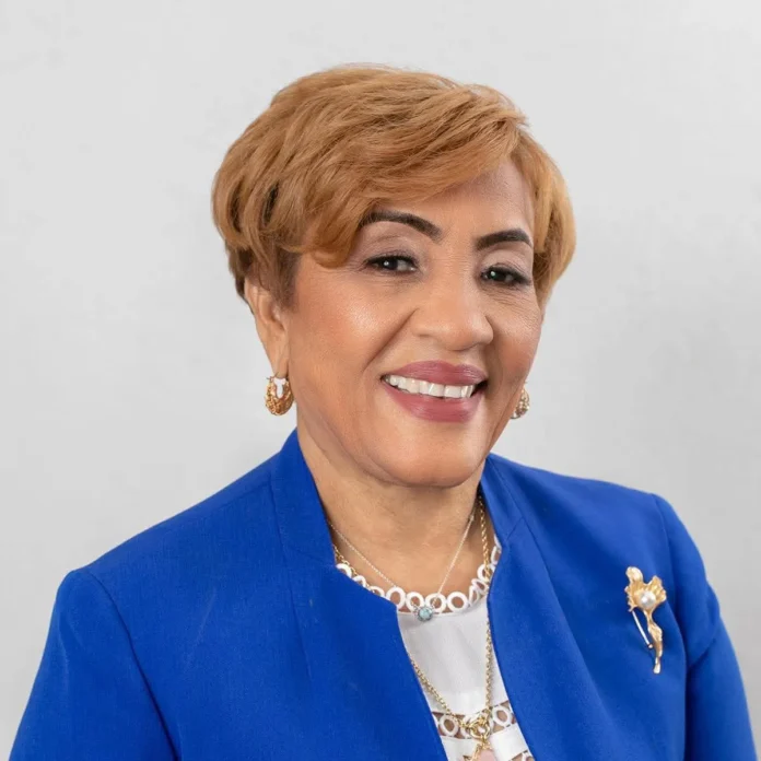 Alcaldesa de Tamayo promueve prevención cáncer mama.