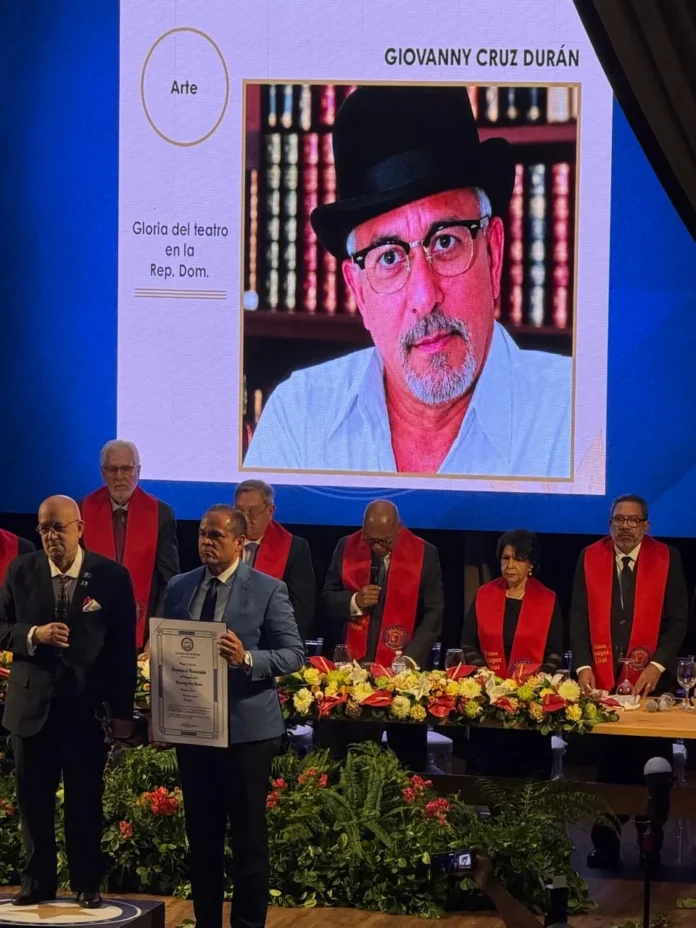 Giovanny Cruz Durán, nuevo inmortal del arte