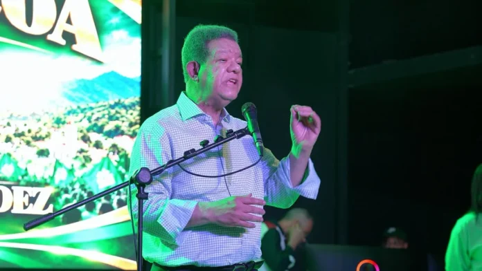 Leonel Fernández critica al Gobierno sobre DR-CAFTA.