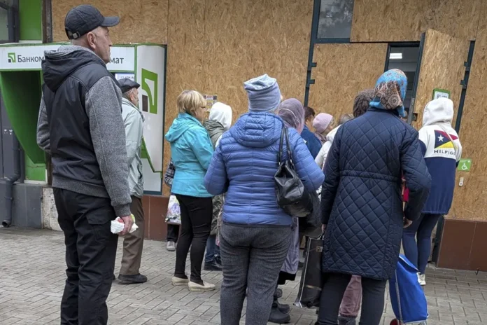 Evacuación de civiles en Oleshki, Ucrania.