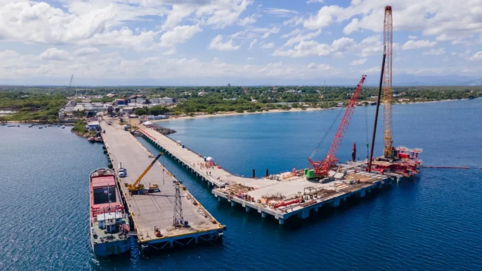 Construcción terminal Puerto de Manzanillo en progreso