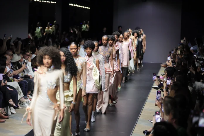 Desfile inaugural RD Fashion Week 2026