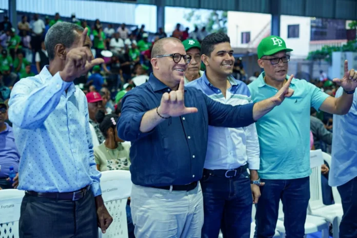 Rafael Castillo recibe apoyo para Alcaldía SDE.