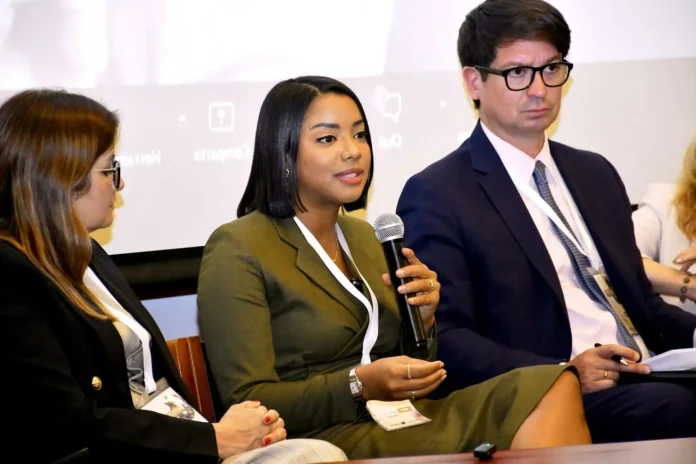 Stephany Rosario en Congreso de Contratación Pública