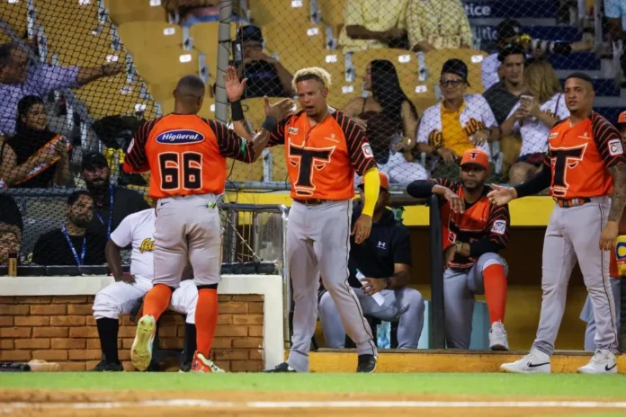 Toros vencen a Águilas 5-3 en juego.