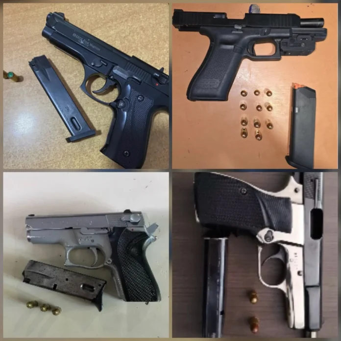 Policía detiene a cuatro y confisca armas.