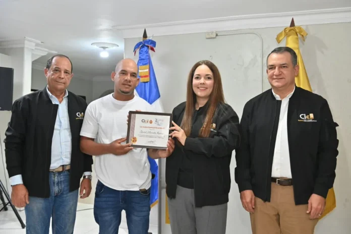 Más de 4 millones de dominicanos con cédula.