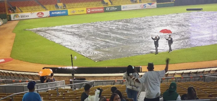 Lluvias suspenden partidos de béisbol en RD