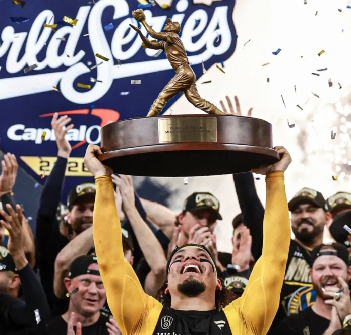 William Contreras celebra su MVP histórico.