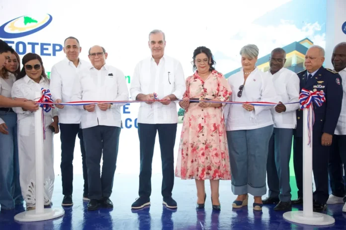 Inauguración de Infotep en San Pedro