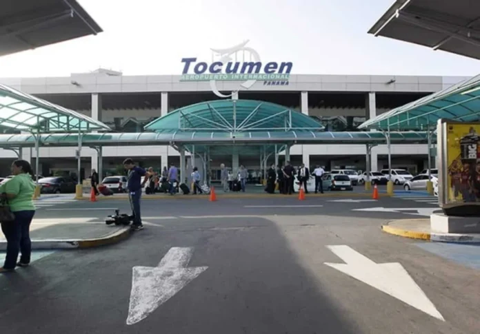 Aeropuerto Internacional de Tocumen cerrado por terremoto.