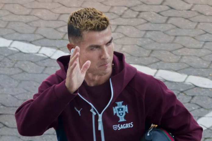 Cristiano Ronaldo homenajea a Messi por su legado.