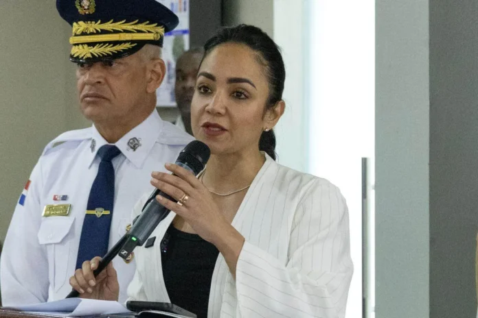 Ministra Raful en encuentro sobre seguridad