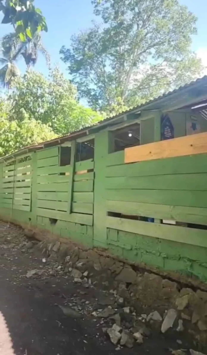 Escuela en condiciones deplorables en Fantino.