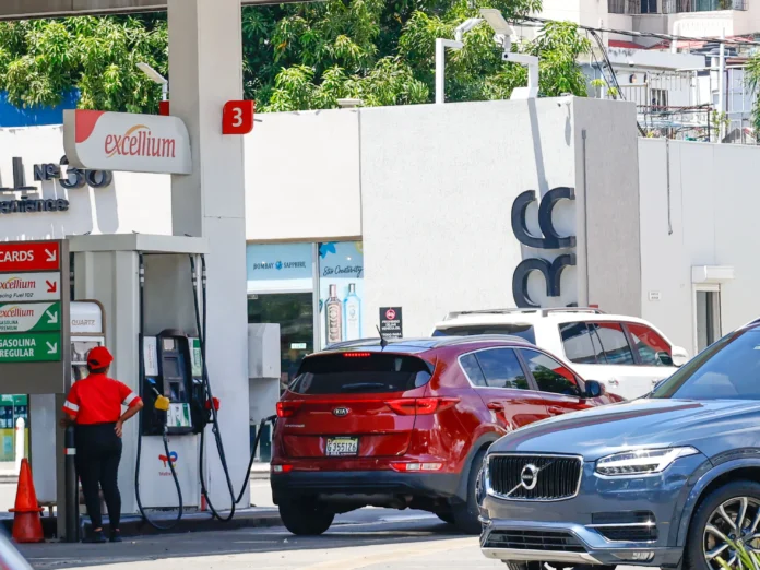 Gobierno congela precios de combustibles octubre 2023