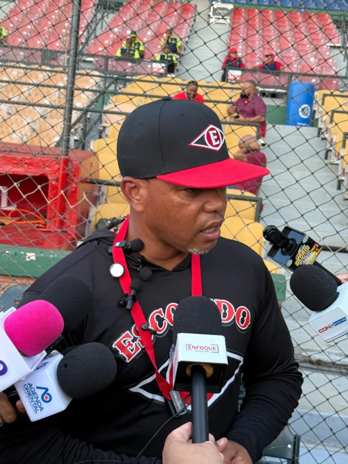 Escogido y Licey preparan la nueva temporada.