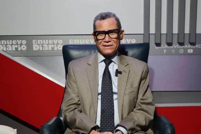 Eddy Olivares advierte sobre violaciones laborales.
