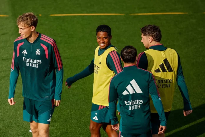Endrick listo para el Clásico contra Barcelona.