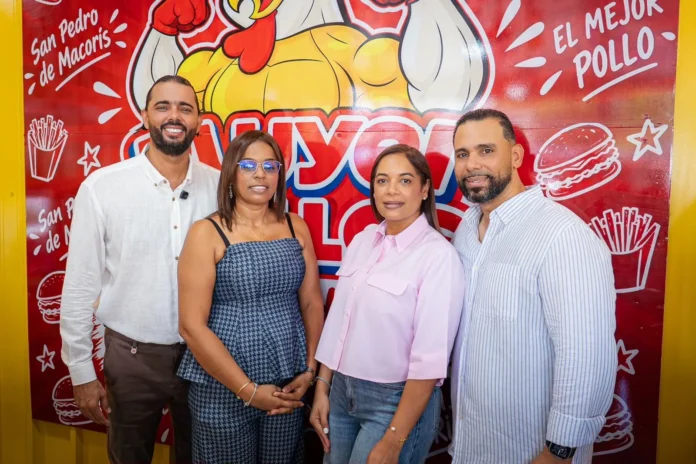 Inauguración de Pluyer Pollos en SPM