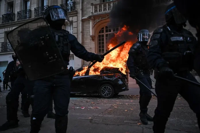 Incendio en oficina de Turismo en Lyon.