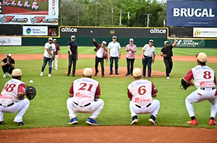 Gigantes del Cibao: 30 años de béisbol.