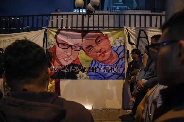 Policías condenados por asesinato de pareja homosexual.