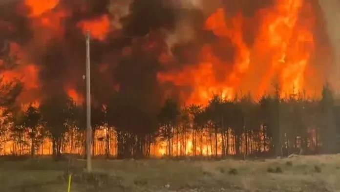 Incendio devastador en base militar canadiense.