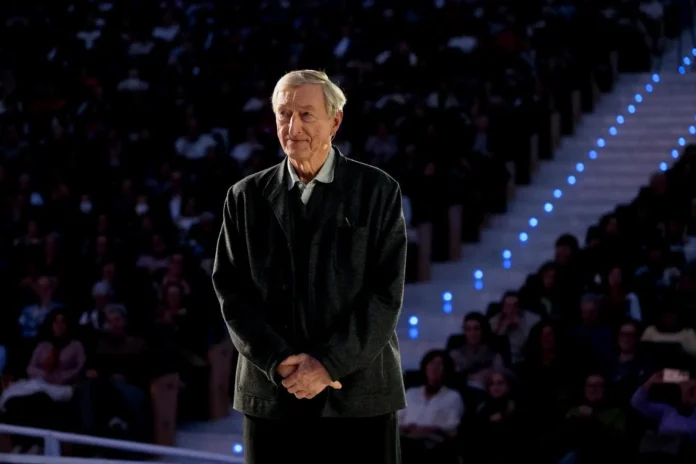 Julian Barnes advierte sobre la IA creativa.