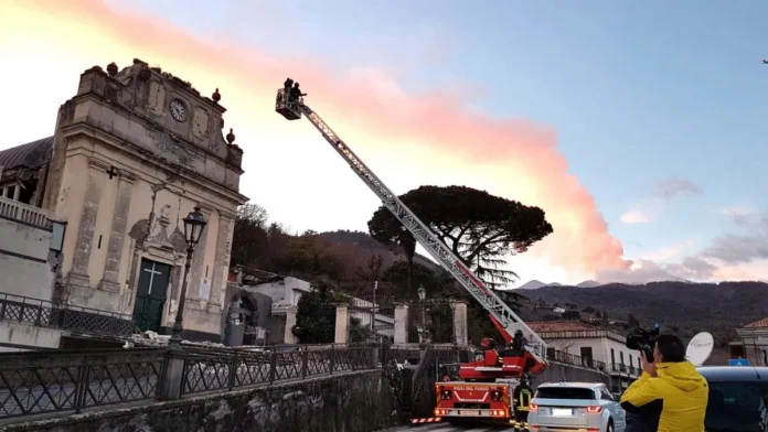 Sismos en Sicilia provocan evacuaciones masivas.