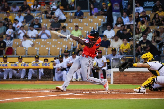 Toros del Este celebran victoria en béisbol.