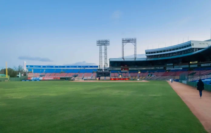 Licey y Escogido celebran 71 años de béisbol.