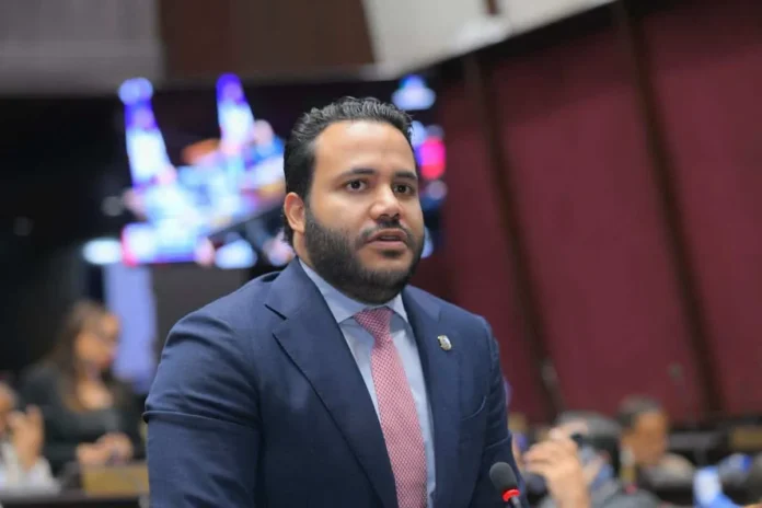Rogelio Genao renuncia al PRSC.