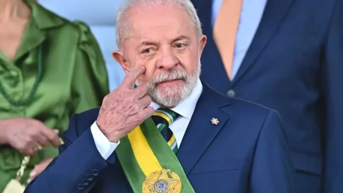 Lula propone regular plataformas digitales en Brasil.