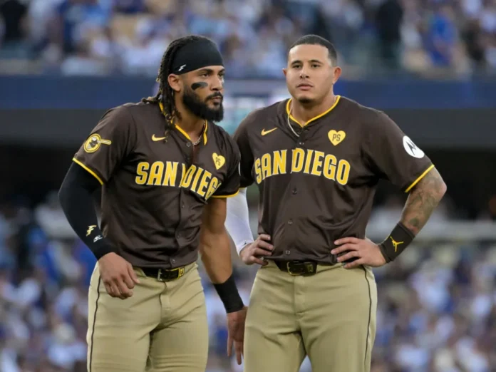 Padres buscan victoria en playoffs crucial.