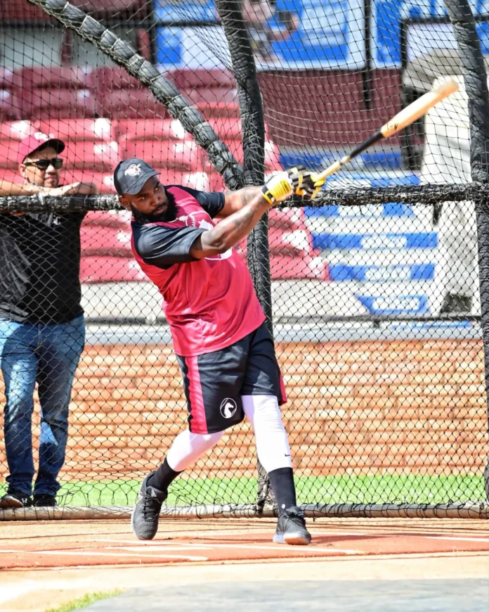 Marcell Ozuna celebra 300 jonrones en MLB.