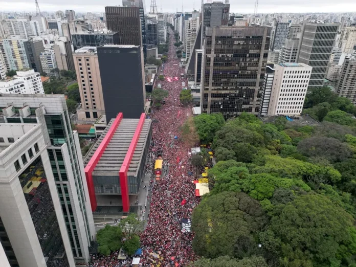 Marcha por la democracia en São Paulo.